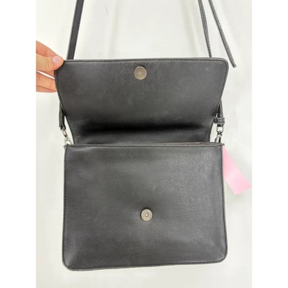Matt &‎ Nat Black Vegan Leather Crossbody Bag Minimalist Flap Messenger
